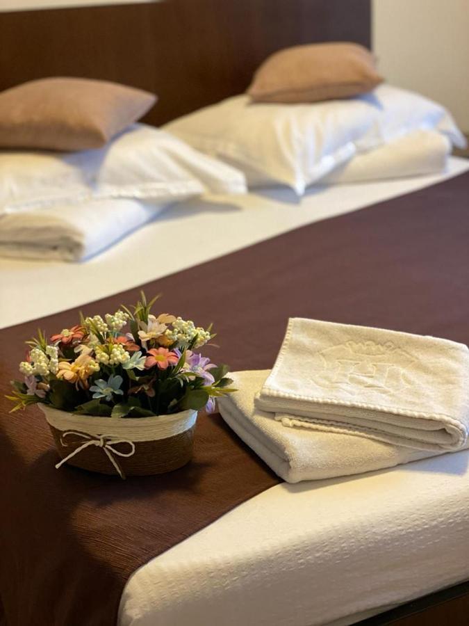Hanul Lui Bogdan Economy Inn Faget  ภายนอก รูปภาพ