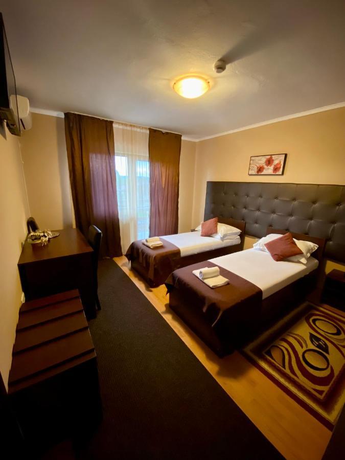 Hanul Lui Bogdan Economy Inn Faget  ภายนอก รูปภาพ