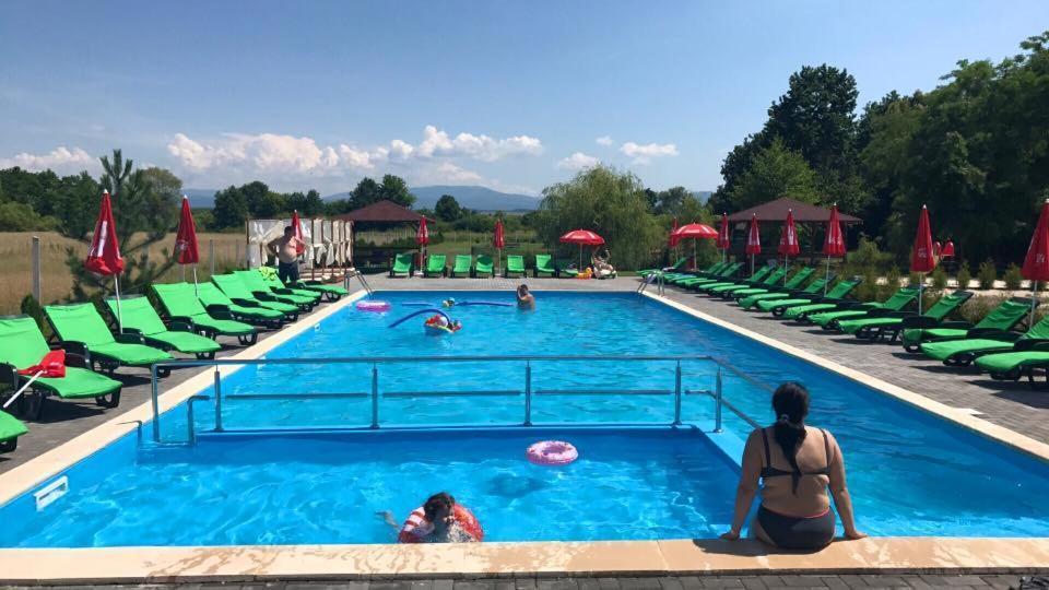 Hanul Lui Bogdan Economy Inn Faget  ภายนอก รูปภาพ