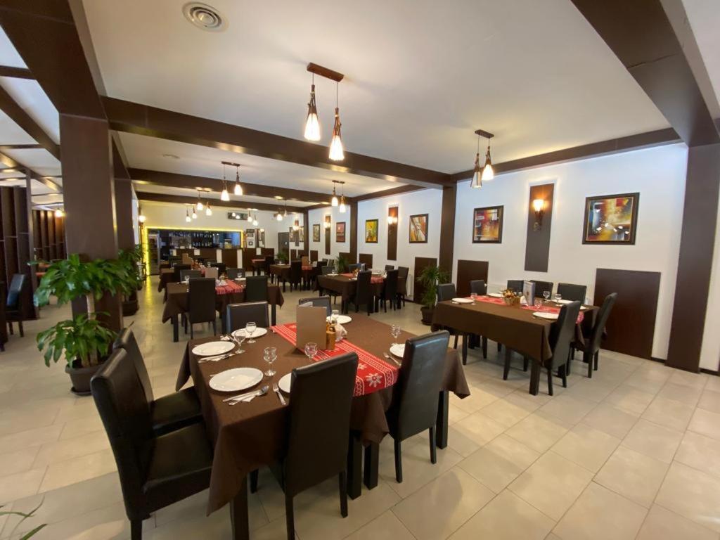 Hanul Lui Bogdan Economy Inn Faget  ภายนอก รูปภาพ